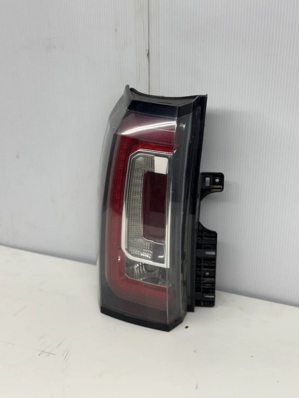 OEM LEFT DRIVER SIDE LED TAIL LAMP FOR GMC YUKON, XL 84536242 $199.00