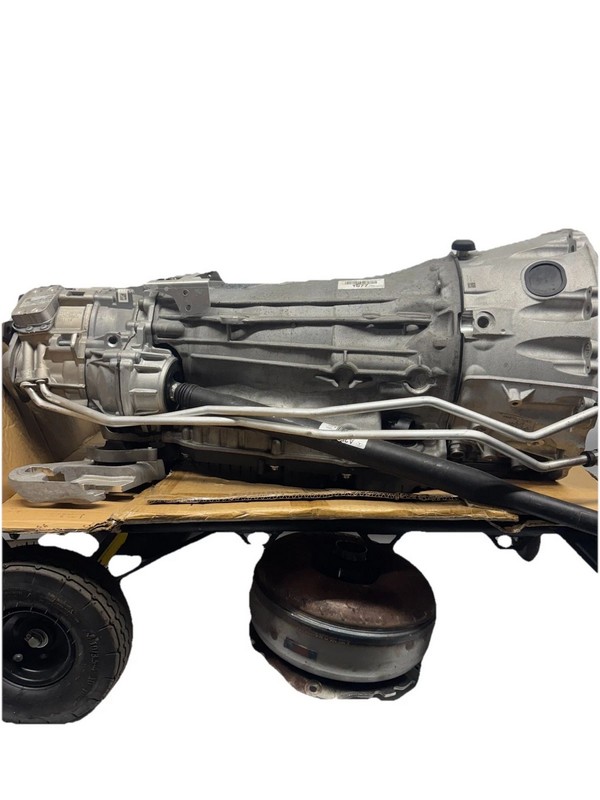 9-SPEED AUTOMATIC TRANSMISSION ASSEMBLY 7252706815 ASTON MARTIN DBX WITH CASE $11299.99