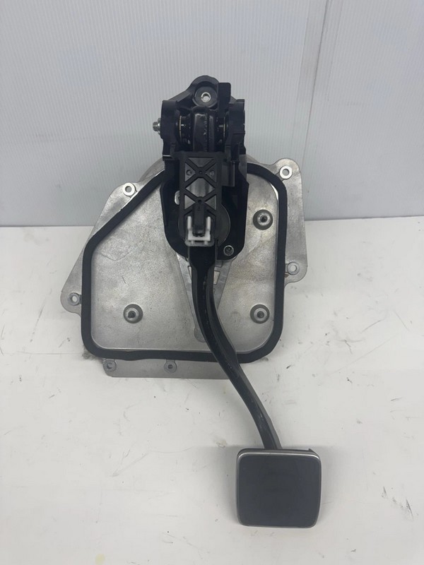 BRAKE PEDAL BRACKET ASSEMBLY OEM MY83-2450-BB ASTON MARTIN DBX 707 2020-2024 $399.99