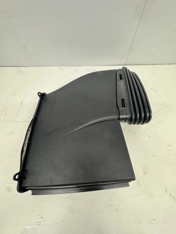 2019 2020 2021 2022 ASTON MARTIN DBX AIR DUCT RADIATOR SUPPORT RIGHT OEM USED $249.99