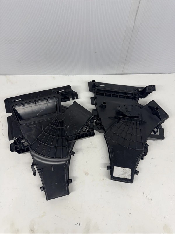 SET FRONT DASH LEFT RIGHT LOWER AIR DUCT A2138310446 ASTON MARTIN DBX 707 20-24 $169.99