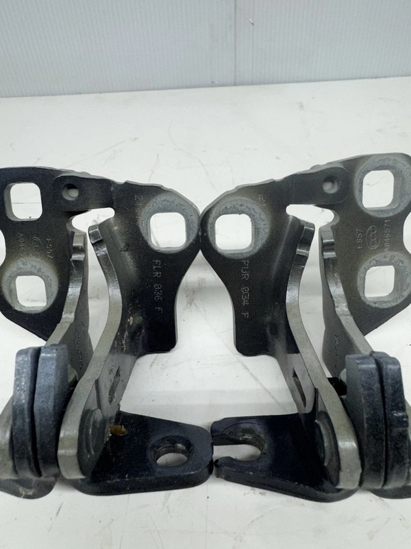 2017-2023 TESLA MODEL 3 FRONT RIGHT DOOR HINGE SUPPORT SET OEM (PAIR) $79.99