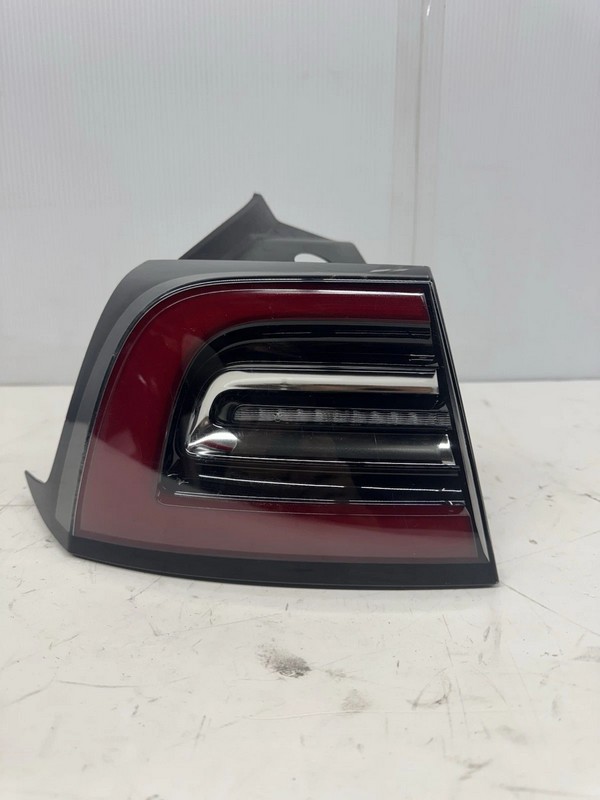 2017-2020 TESLA MODEL 3 Y REAR LEFT DRIVER OUTER LED TAIL LIGHT 3 PIN OEM $88.99