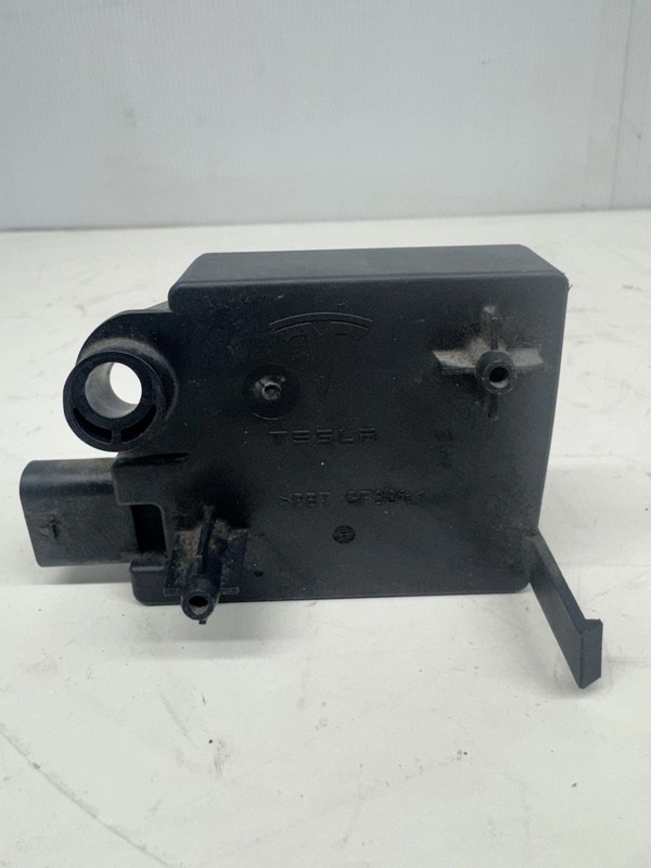 OEM TESLA MODEL 3 M3 REAR BUMPER BODY CONTROL MODULE 2017-2023 $24.99