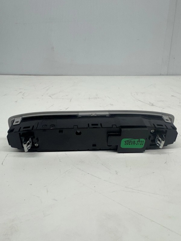 OEM TESLA MODEL 3 M3 FRONT OVERHEAD CONSOLE DOME LIGHT ASSEMBLY 2017-2023 $29.99