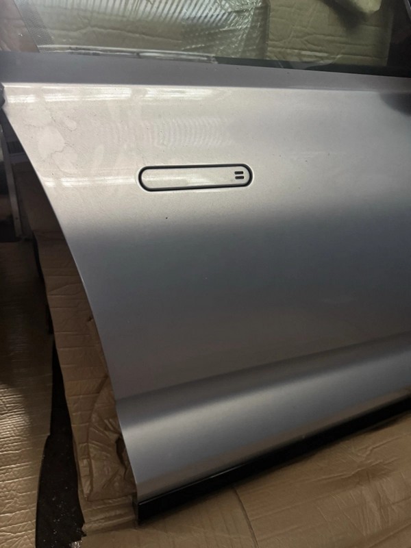 OEM ASTON MARTIN DBX FRONT RIGHT DOOR ASSEMBLY RH OFF SIDE PANEL UNDAMAGED $4000.00