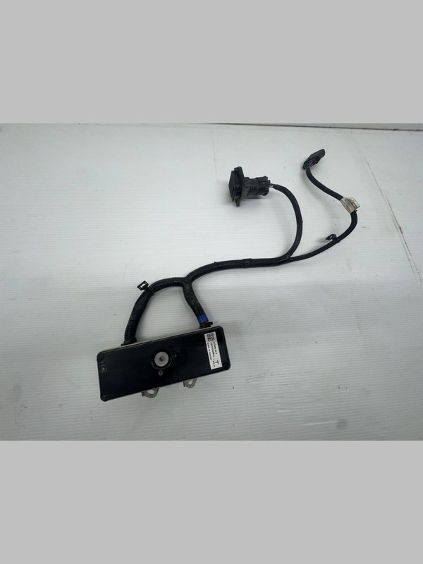 OEM TESLA MODEL Y X TRAILER JUMPER HARNESS MODULE 1764896-98-D 2021-2024 $239.99